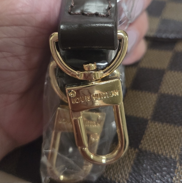 Louis VuittonDamier Ebene Croisette Elegant Brown Checkered Handbag - Copy - Picture 5 of 16